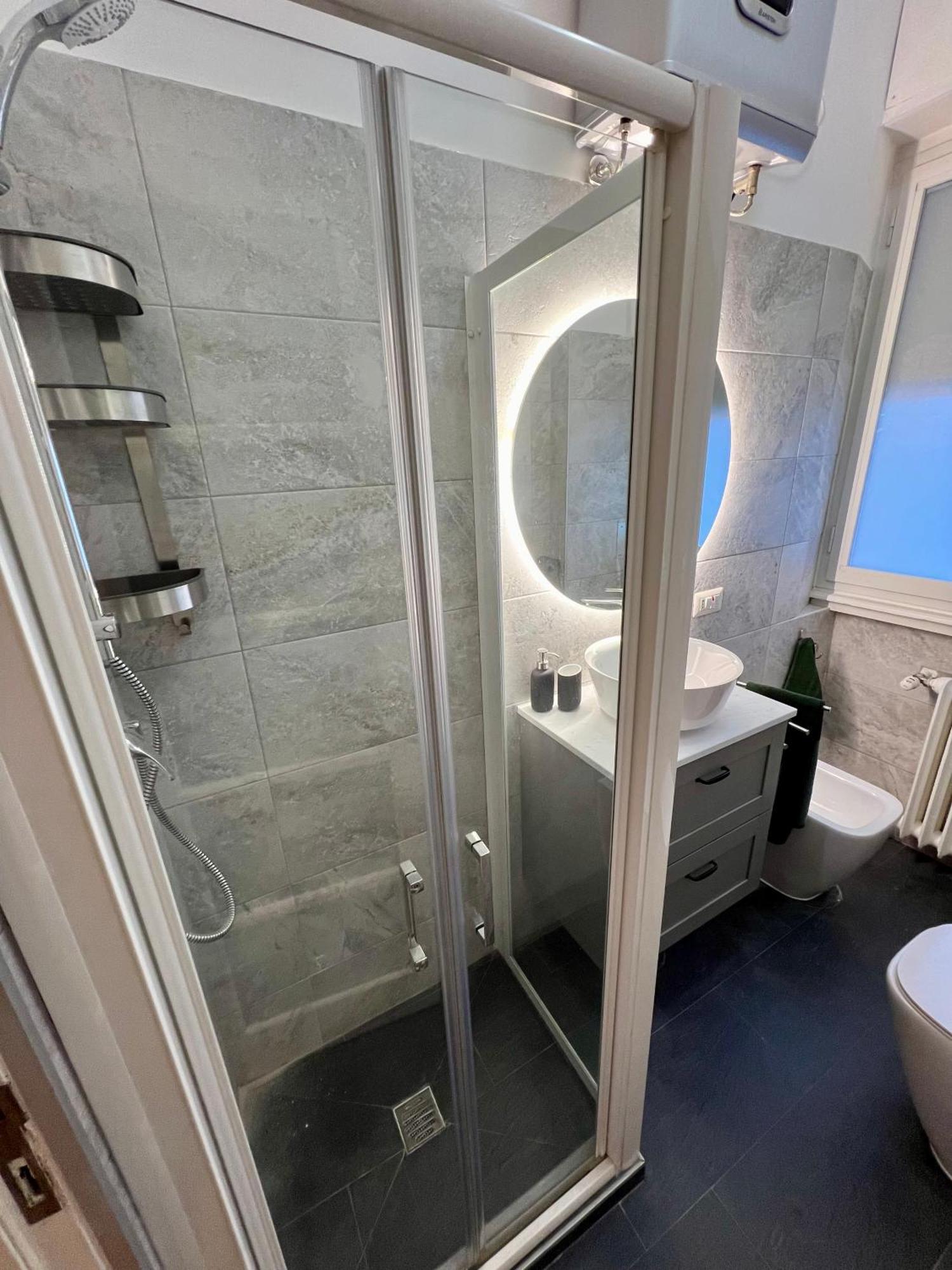 La Bella Milano Charme Apartment 3 Km Away From Duomo/ Netflix & Wi-Fi Included 외부 사진